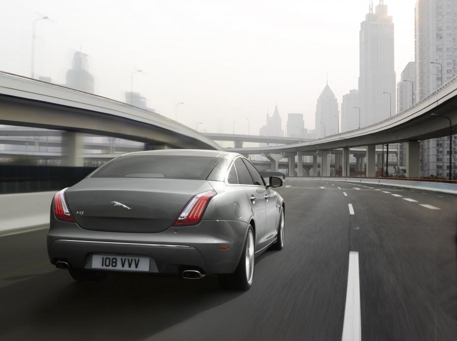  Jaguar XJ 2009 года  (фото 90 из 142)